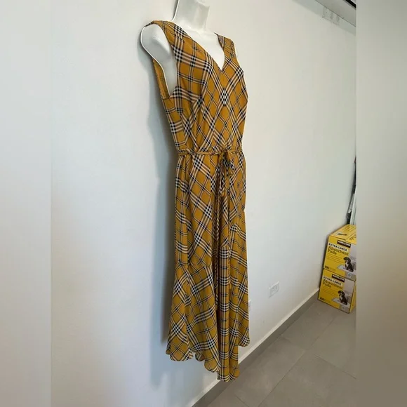 Vince Camuto - Women's Sleeveless V-Neck Highland Plaid Belted Dress (Size 10) - Picture 9 of 9